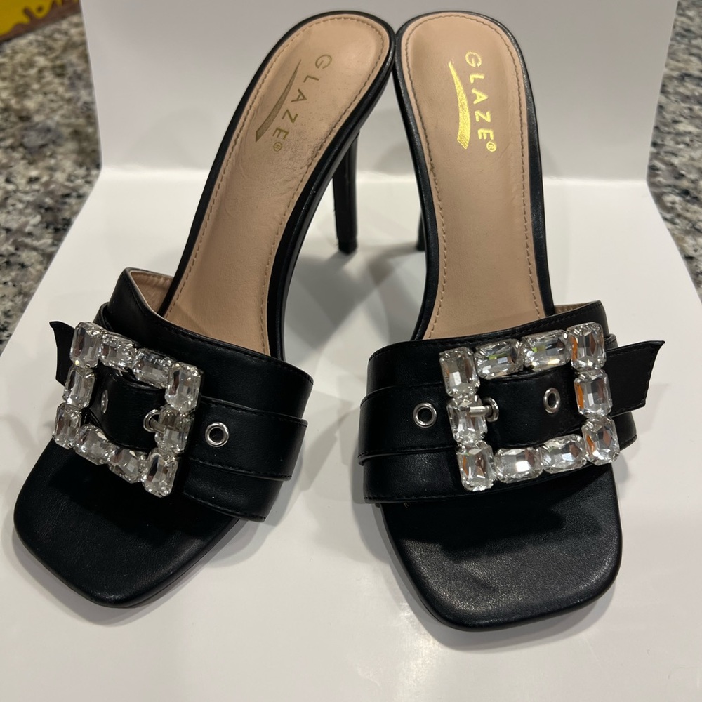 Glaze Black Heels with Sparkling Buckle